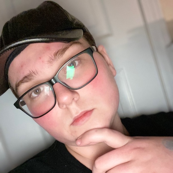 Meet your Posher, Elliot - Picture 1 of 1